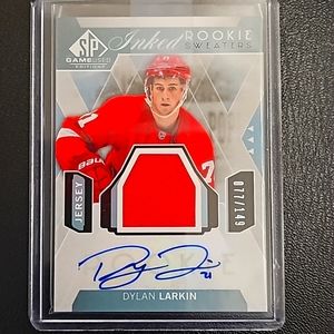 2015-2016 SP Game Used Dylan Larkin Inked Rookie Sweaters Auto /199